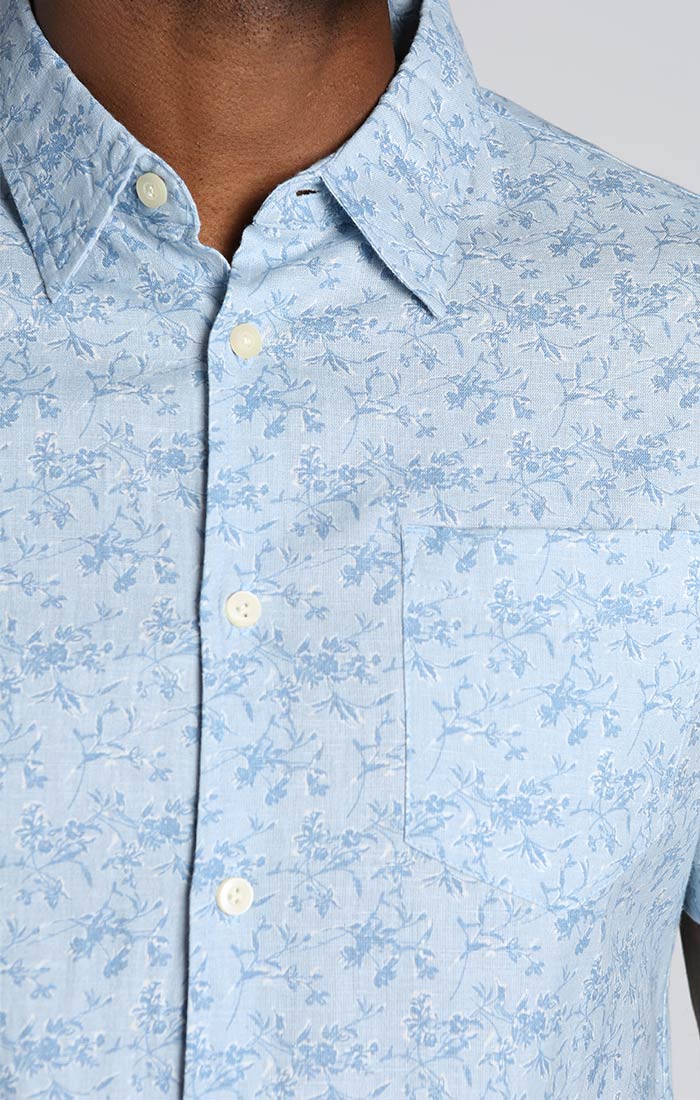 The Tie Bar Men's Short Sleeve Shirt - Small Fit Palm Floral - in Navy Blue, Cotton